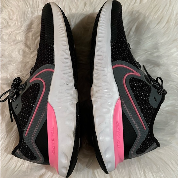 Nike Renew black/pink CT1430-092 kids sz US 4.5Y - Picture 7 of 7
